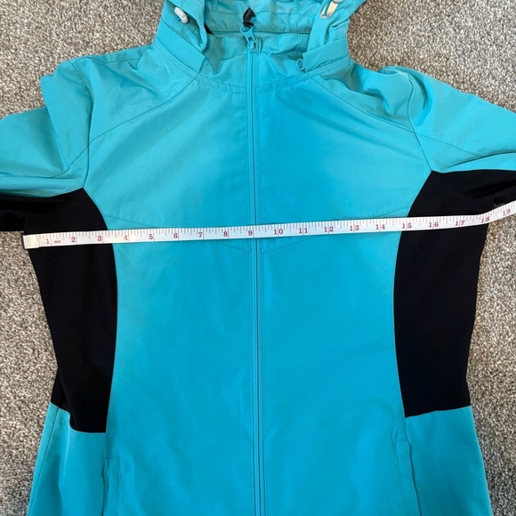 Running Room Jacket - Size Small - Picture 13 of 14